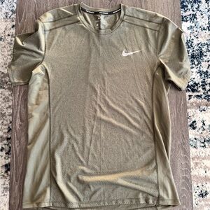 Nike Men's Short Sleeve Olive Tee